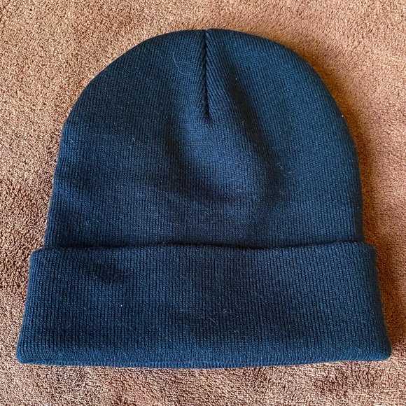 Station House Weed Cannabis Brand beanie with metal pin - Picture 2 of 3